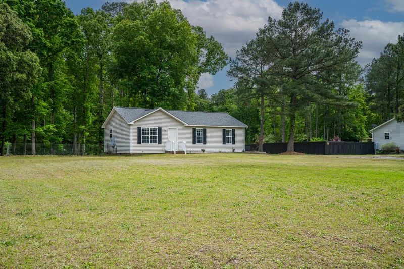 150 Kirkwall Ln, Selma, NC 27576