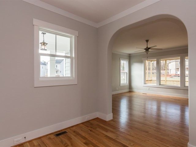 150 Larkin Ln, Chapel Hill, NC 27516