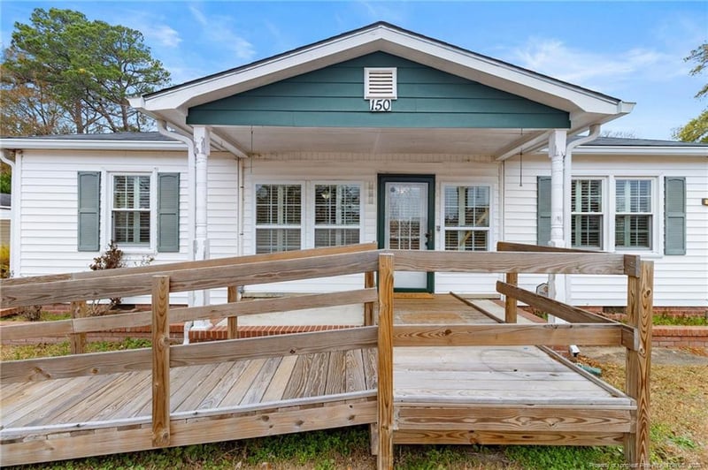 150 Old Vander Rd, Fayetteville, NC 28312