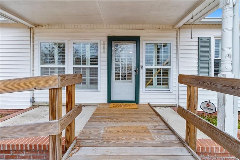 150 Old Vander Rd, Fayetteville, NC 28312