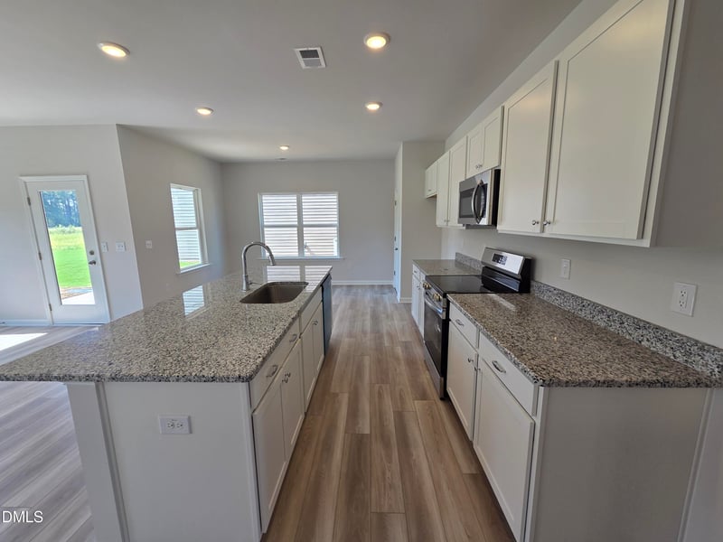 150 Oyster Tabby Dr, Lillington, NC 27546
