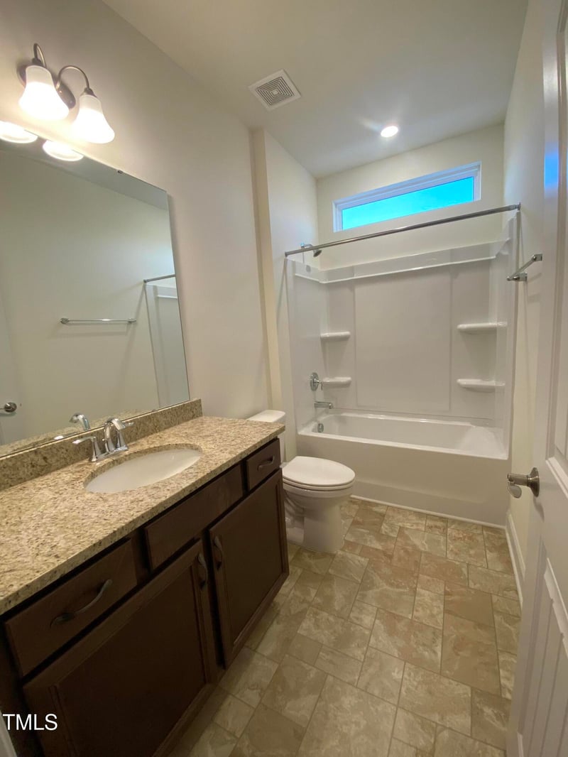 150 Sawtooth Oak Ln, Youngsville, NC 27596