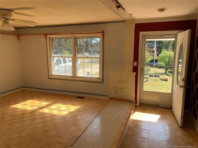 1500 Debbie Ln, Zebulon, NC 27597
