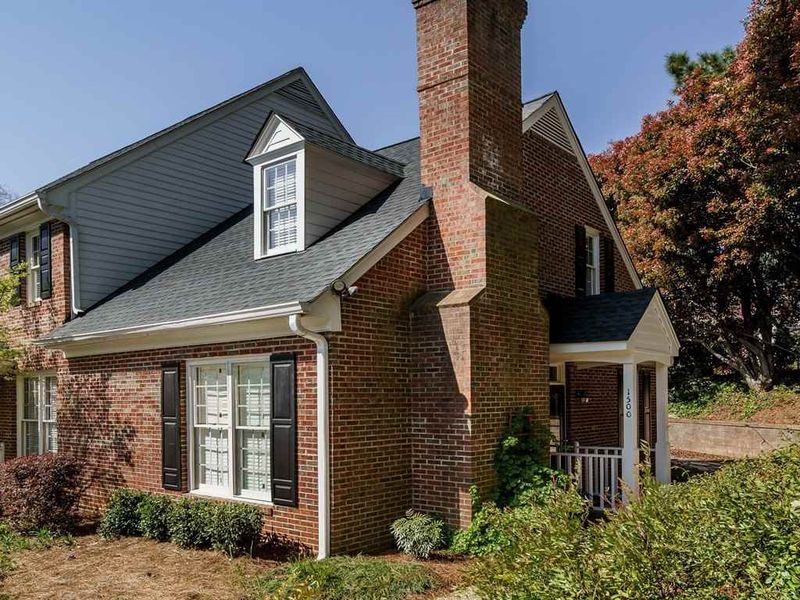 1500 Village Glenn Dr, Raleigh, NC 27612