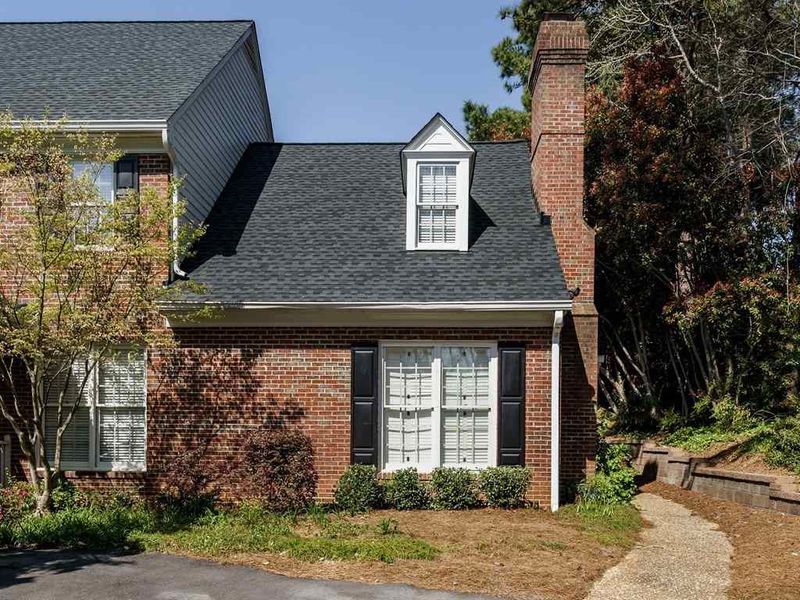 1500 Village Glenn Dr, Raleigh, NC 27612