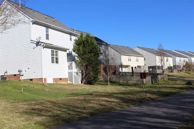 1501 Crag Burn Ln, Raleigh, NC 27604