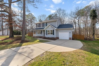 1501 Ravensthorpe Dr, Fuquay Varina, NC 27526