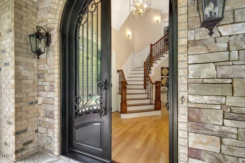 1501 Valley Creek Dr, Hillsborough, NC 27278