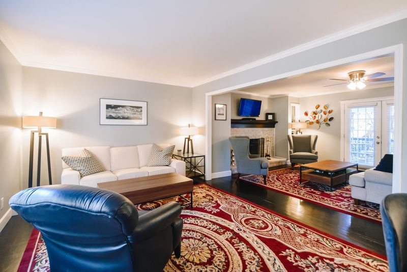 1501 Windbur Pl, Raleigh, NC 27609