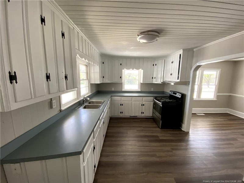 1502 Gillespie St, Fayetteville, NC 28306