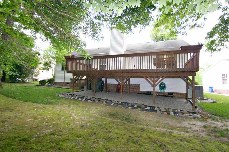 1502 Poplar Ridge Rd, Fuquay Varina, NC 27526