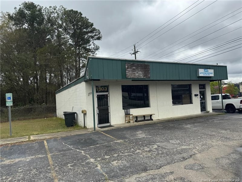 1503 Hope Mills Rd, Fayetteville, NC 28303
