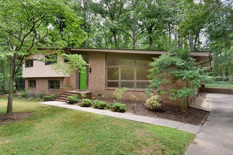 1503 Lamont Ct, Chapel Hill, NC 27517