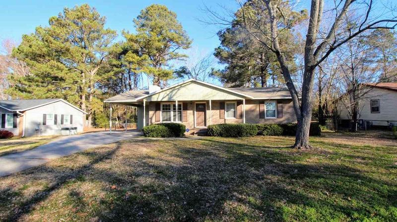 1504 Foxwood Dr, Garner, NC 27529