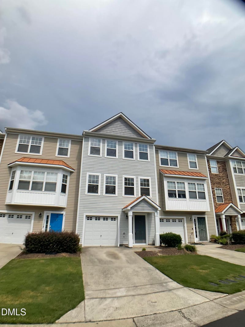 1504 Haywards Heath Ln, Apex, NC 27502
