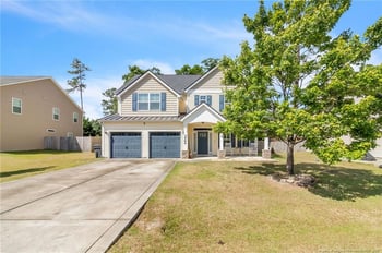 1504 Laguardia Dr, Hope Mills, NC 28348