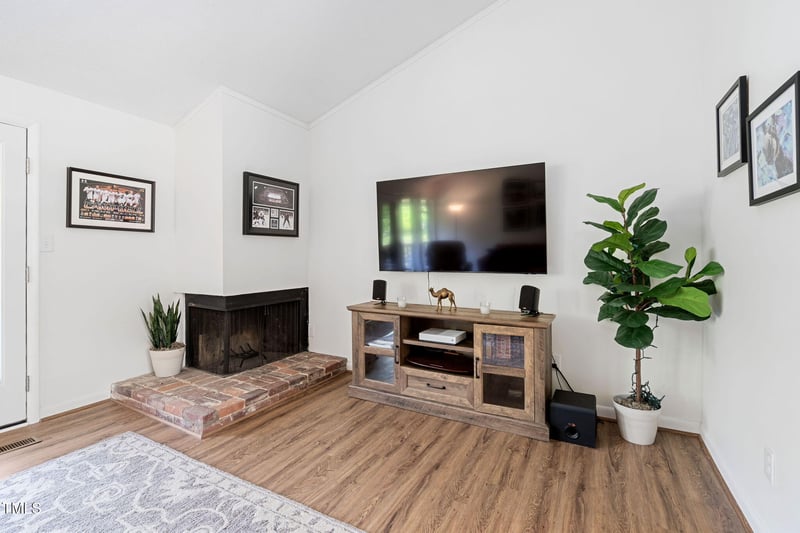 1504 Oak Tree Dr, Chapel Hill, NC 27517