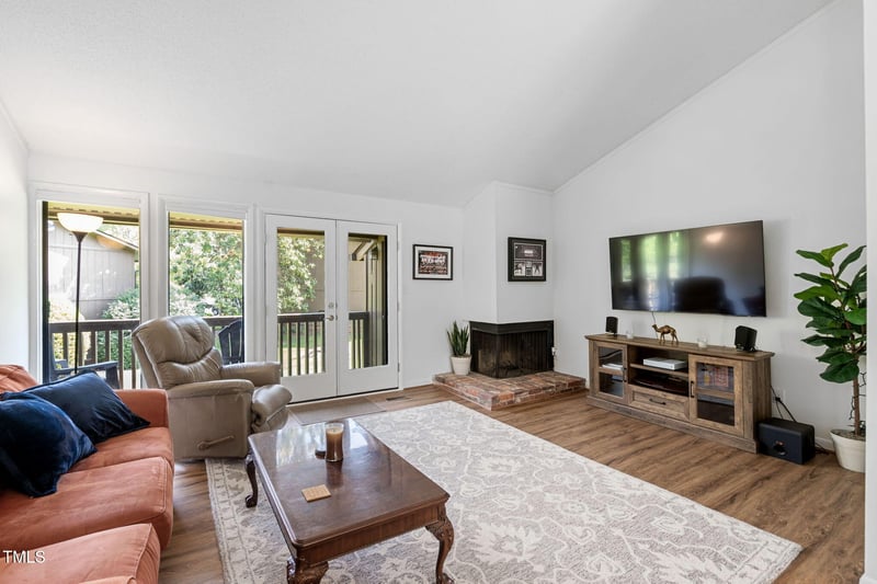 1504 Oak Tree Dr, Chapel Hill, NC 27517