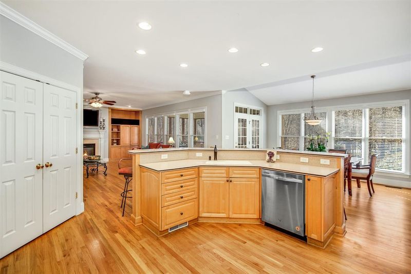 1504 Tradescant Ct, Raleigh, NC 27613