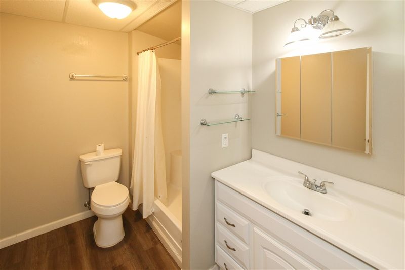 1505 Chicory Ln, Chapel Hill, NC 27516