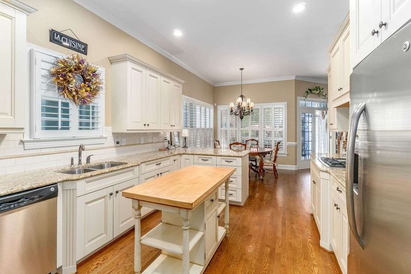 1505 Elegance Dr, Raleigh, NC 27614
