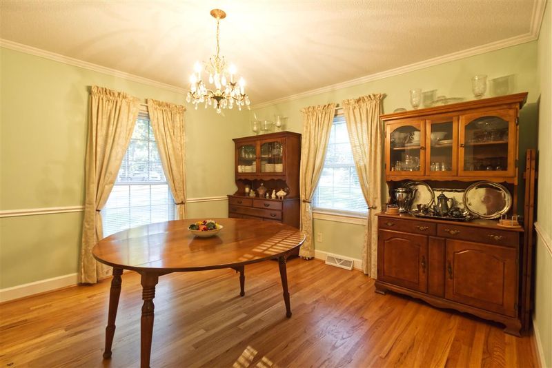 1505 Falls Church Rd, Raleigh, NC 27609