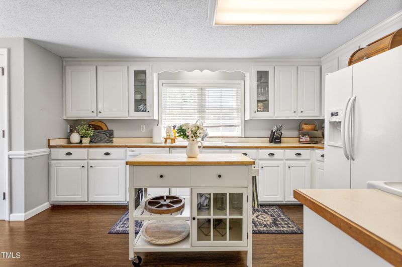 1505 N Park Ave, Burlington, NC 27217