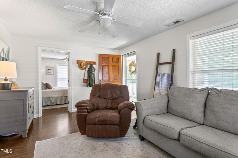 1505 N Park Ave, Burlington, NC 27217