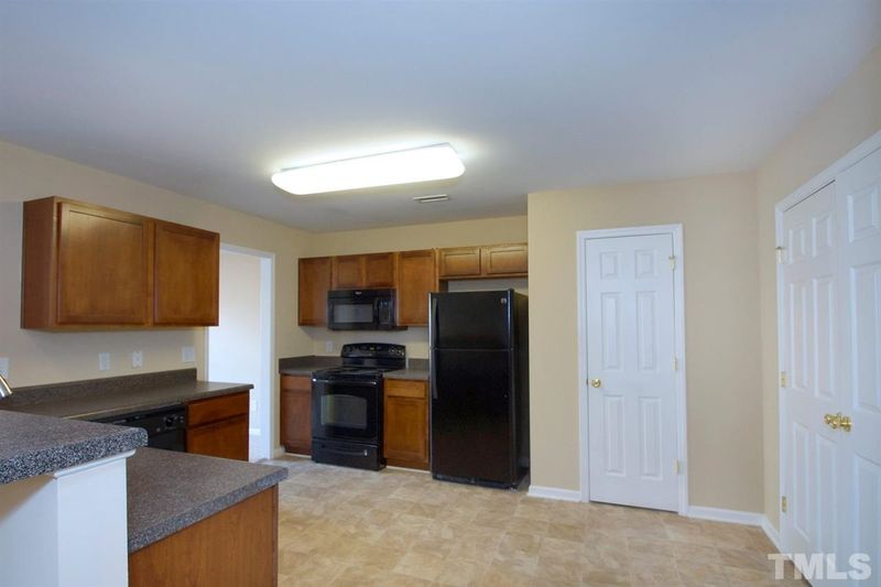 1505 Pebble Ridge Rd, Raleigh, NC 27610