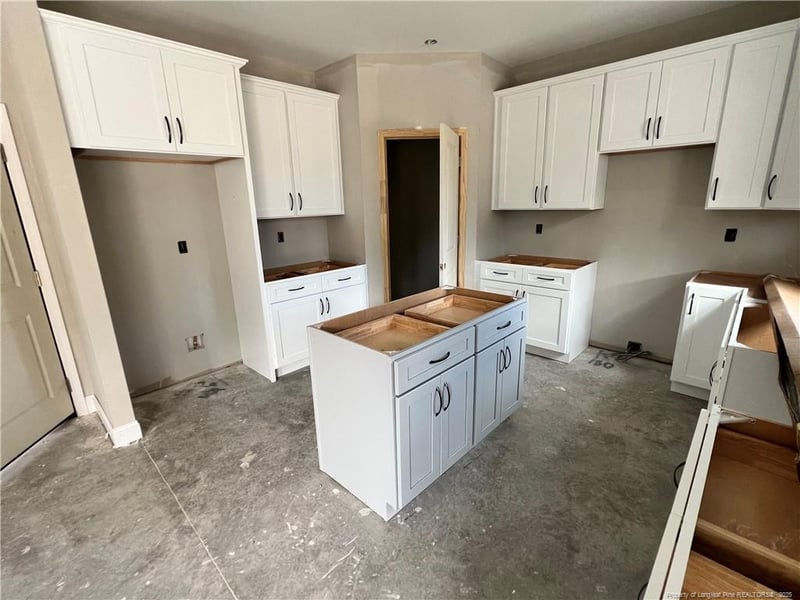 1505 Stonewood Dr, Fayetteville, NC 28306
