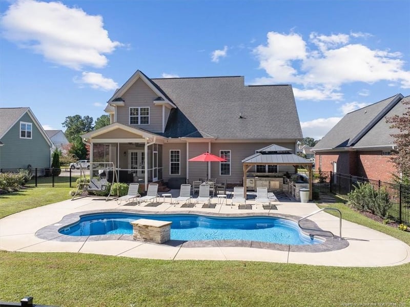 1505 Vergeland Dr, Hope Mills, NC 28348