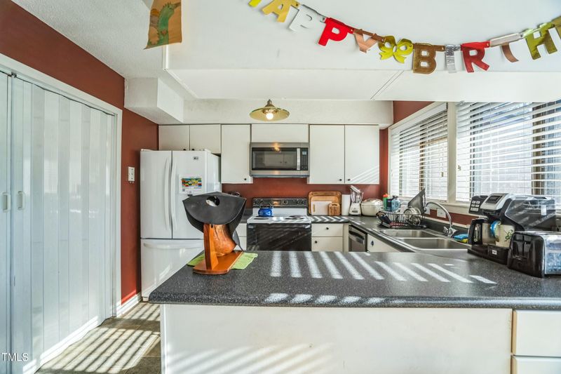 1506 Oak Tree Dr, Chapel Hill, NC 27517