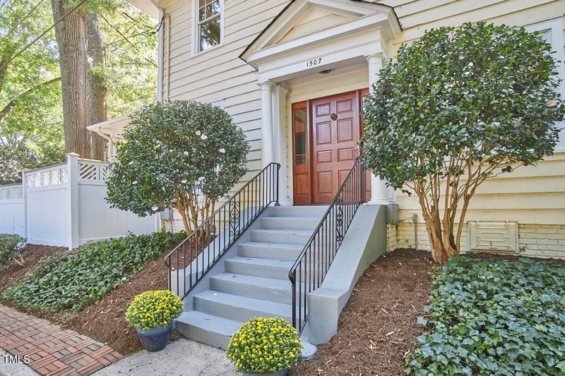 1507 Barden Dr, Raleigh, NC 27605