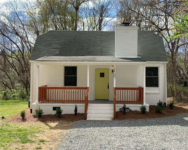 1507 Stout St, Burlington, NC 27215