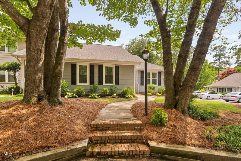 1507 Woodcroft Dr, Raleigh, NC 27609