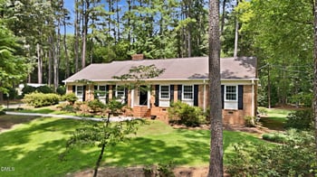 1508 Lord Ashley Dr, Sanford, NC 27330