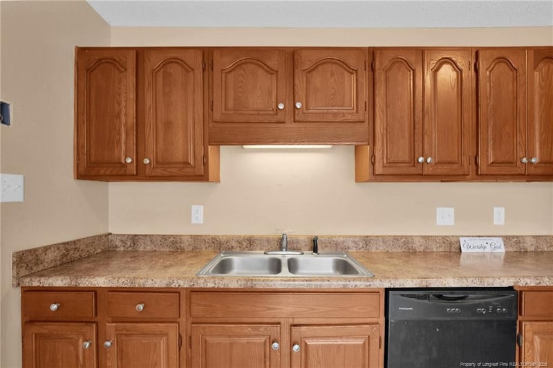 1509 Londonderry Pl, Fayetteville, NC 28303