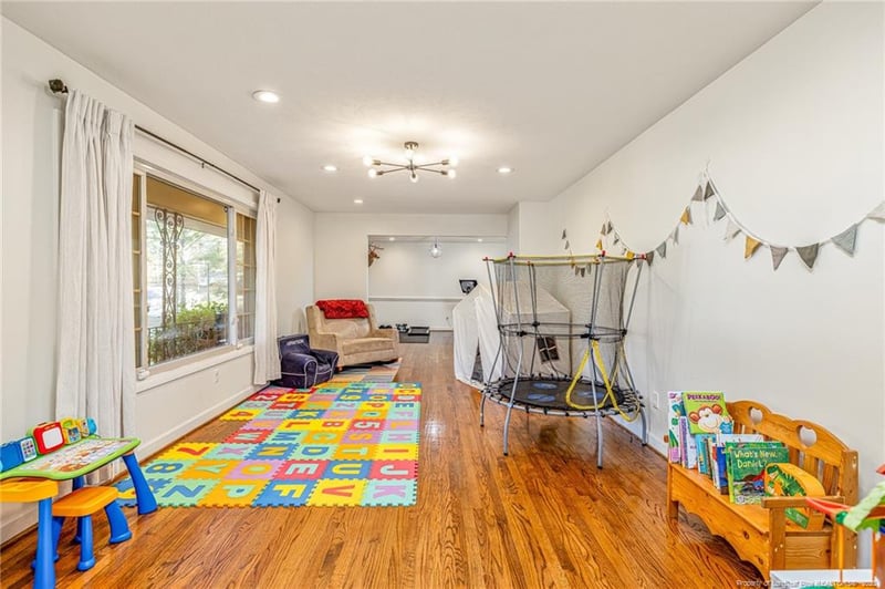 1509 Lyon Rd, Fayetteville, NC 28303