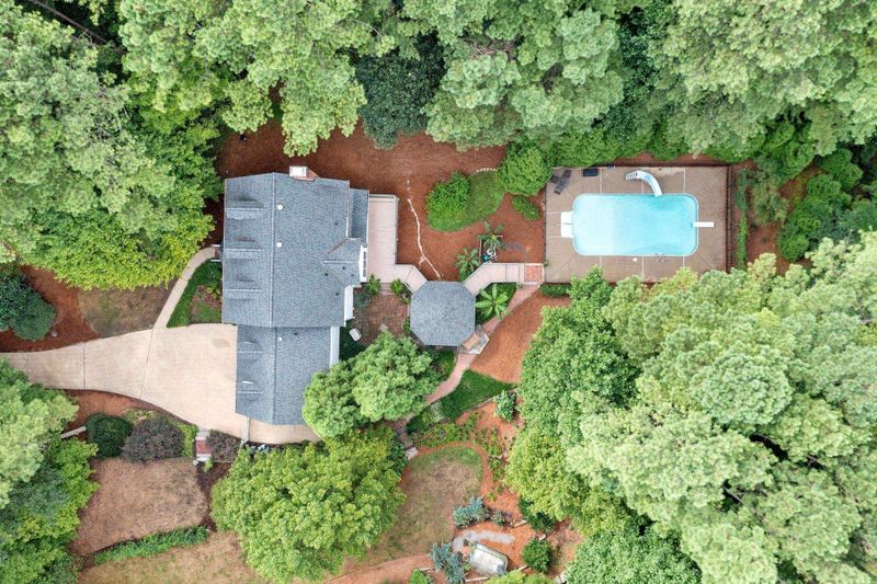 1509 Midhurst Ct, Raleigh, NC 27614