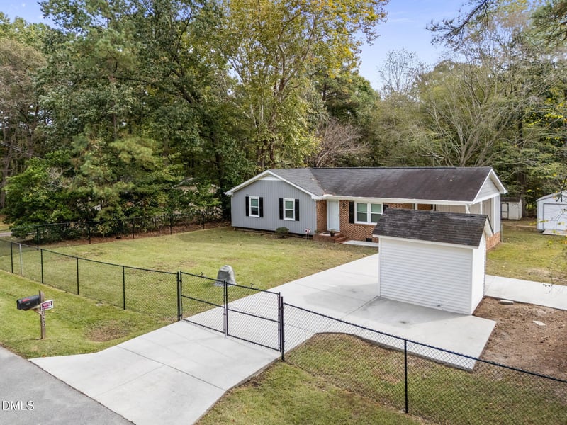 1509 Woodard St, Raleigh, NC 27610