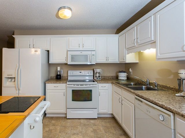 151 Barewood Dr, Four Oaks, NC 27524