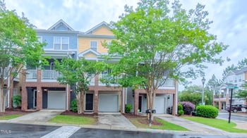 151 Braeside Ct, Cary, NC 27519