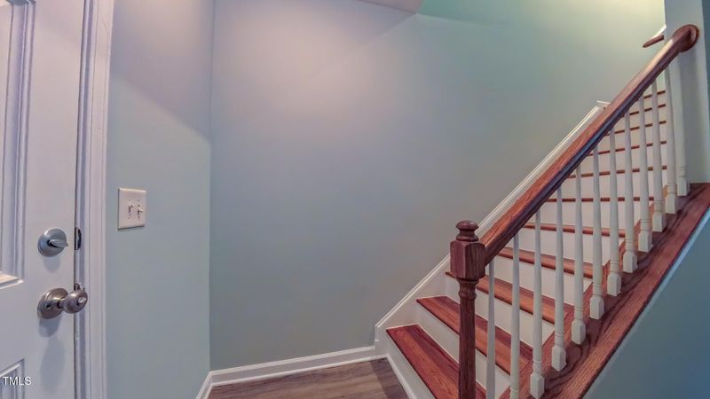 151 Braeside Ct, Cary, NC 27519