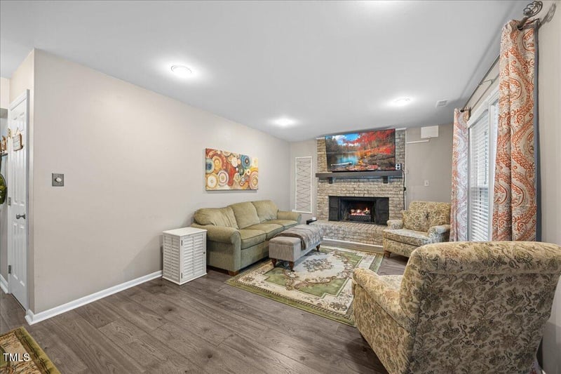 151 Lake Pine Dr, Cary, NC 27511
