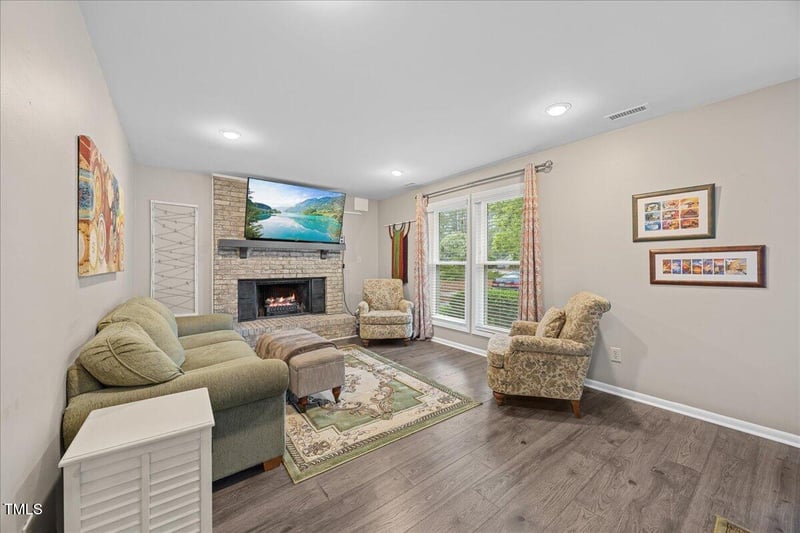 151 Lake Pine Dr, Cary, NC 27511