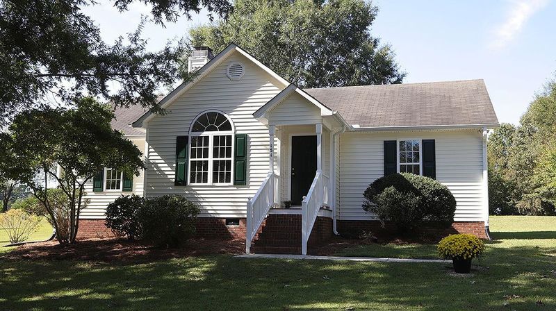 151 Lansing Dr, Benson, NC 27504