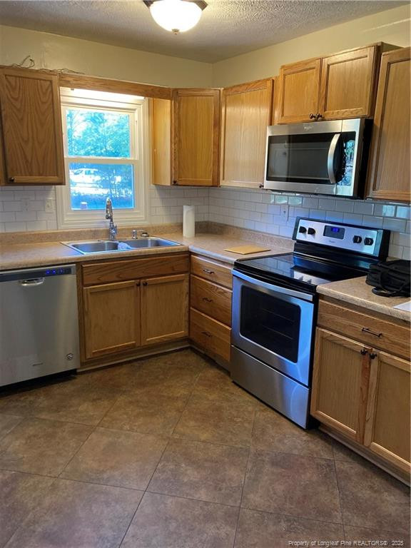 151 Lou Dr, Fayetteville, NC 28311