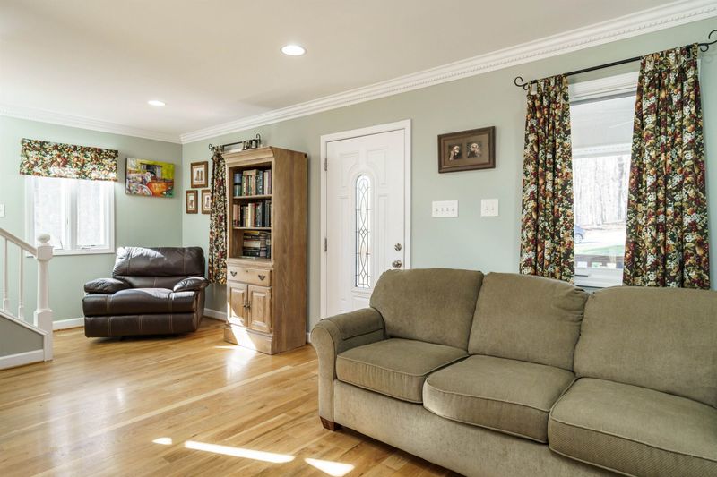 151 Mcgowan Ln, Chapel Hill, NC 27516