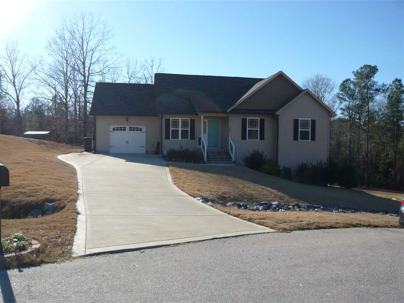 151 Parkers Pointe Dr, Benson, NC 27504