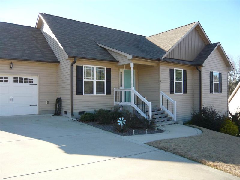 151 Parkers Pointe Dr, Benson, NC 27504